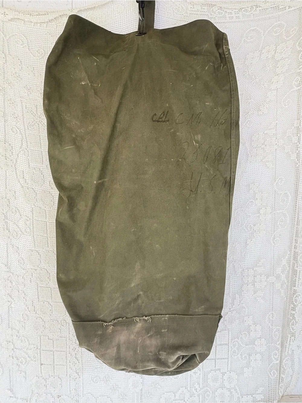 Vintage US military duffel bag Oilve Green sturdy olive